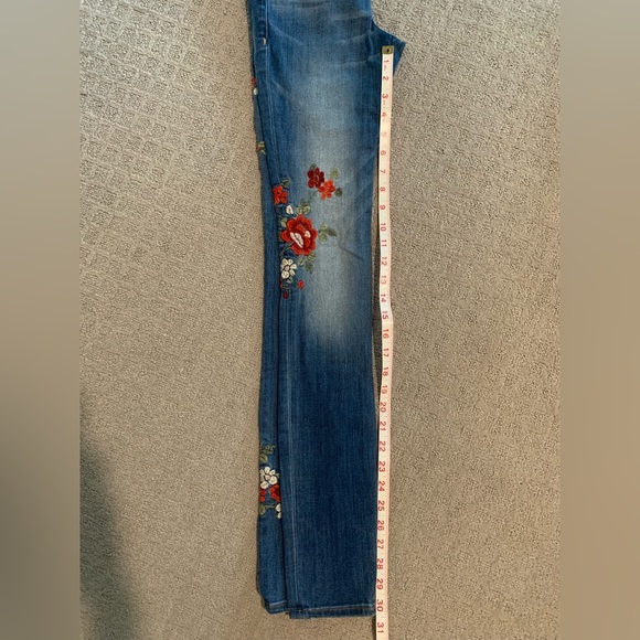 NWOT Express High Rise Stretch Legging Jeans with Embroidery, Size 00R(Regular) - Picture 9 of 9